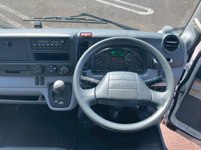 トヨタトヨエース平ボディ小型（2t・3t）[写真21]