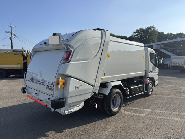 三菱ふそうキャンターパッカー車（塵芥車）小型（2t・3t）[写真02]