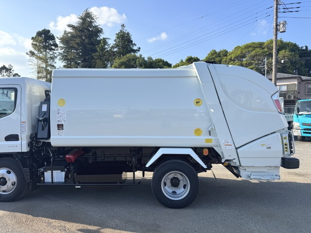 三菱ふそうキャンターパッカー車（塵芥車）小型（2t・3t）[写真07]