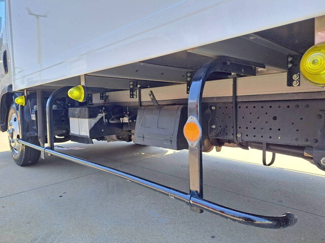いすゞエルフ冷凍車（冷蔵車）小型（2t・3t）[写真20]