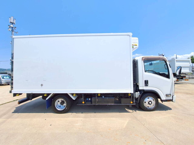 いすゞエルフ冷凍車（冷蔵車）小型（2t・3t）[写真08]