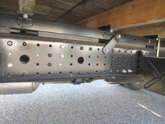 三菱ふそうキャンター平ボディ小型（2t・3t）[写真10]