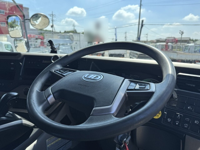 UDトラックスクオントレーラーヘッド（トラクターヘッド）大型（10t）[写真25]