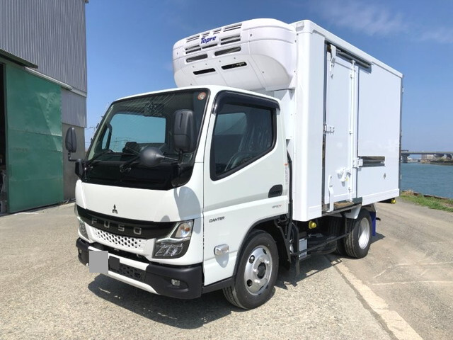 三菱ふそうキャンター冷凍車（冷蔵車）小型（2t・3t）[写真01]