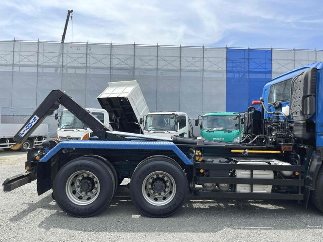 いすゞギガコンテナ専用車大型（10t）[写真10]