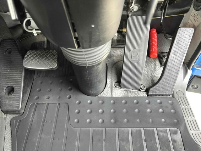 いすゞギガコンテナ専用車大型（10t）[写真36]