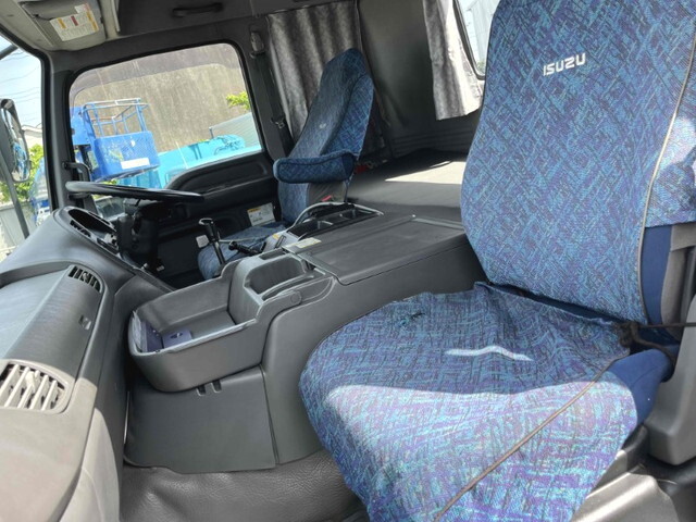 いすゞギガコンテナ専用車大型（10t）[写真38]