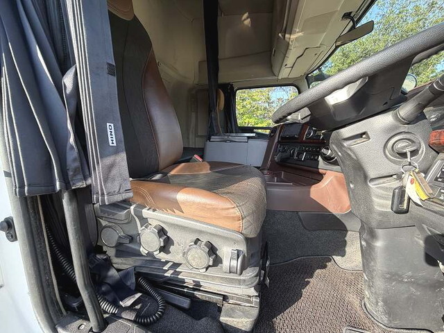 日野プロフィアトレーラーヘッド（トラクターヘッド）大型（10t）[写真18]