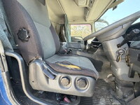三菱ふそうスーパーグレート平ボディ大型（10t）[写真32]