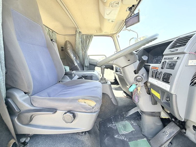 三菱ふそうファイタークレーン4段増トン（6t・8t）[写真28]