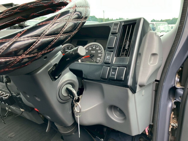いすゞエルフアルミブロック小型（2t・3t）[写真23]