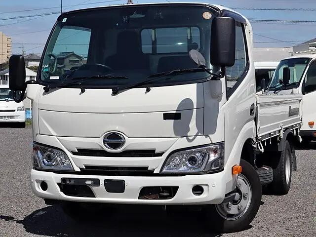 日野デュトロ平ボディ小型（2t・3t）[写真01]