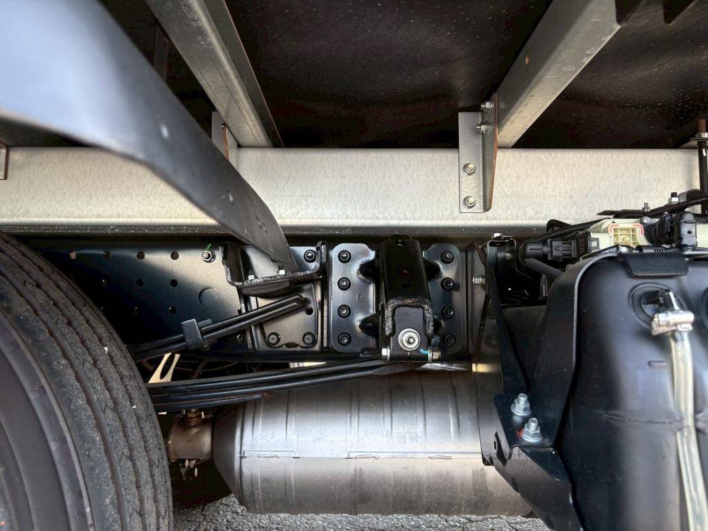 三菱ふそうキャンターアルミバン小型（2t・3t）[写真15]