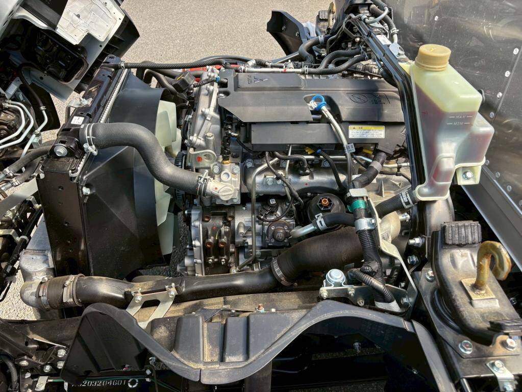 三菱ふそうキャンターアルミバン小型（2t・3t）[写真17]