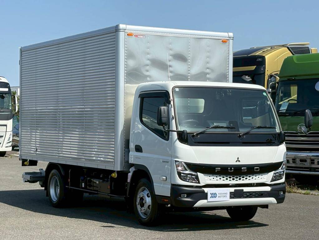 三菱ふそうキャンターアルミバン小型（2t・3t）[写真02]