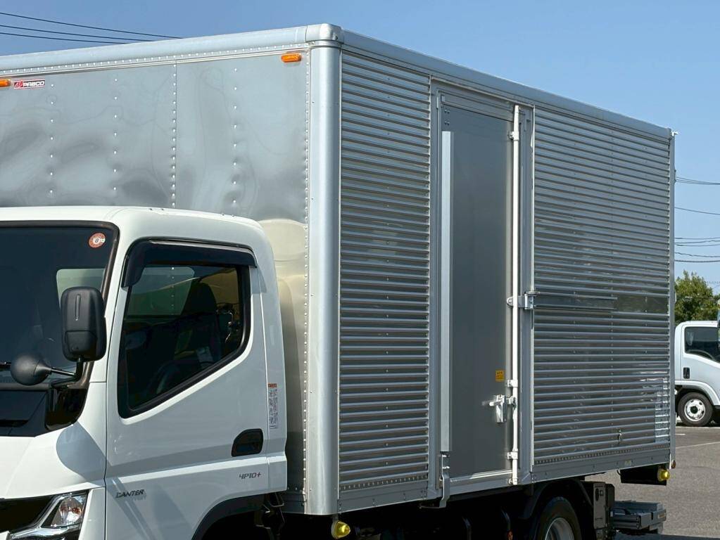三菱ふそうキャンターアルミバン小型（2t・3t）[写真06]