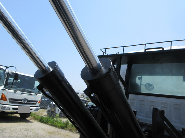いすゞフォワードコンテナ専用車中型（4t）[写真12]