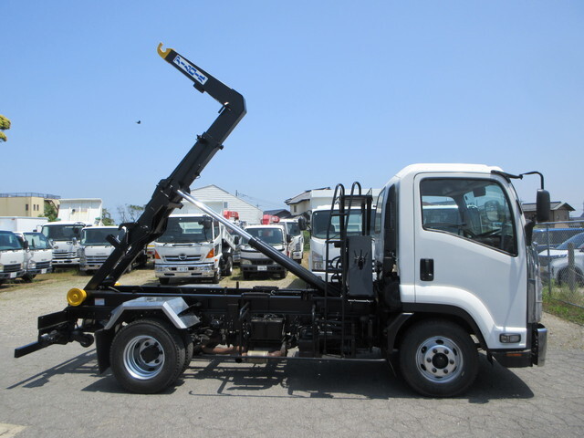 いすゞフォワードコンテナ専用車中型（4t）[写真02]