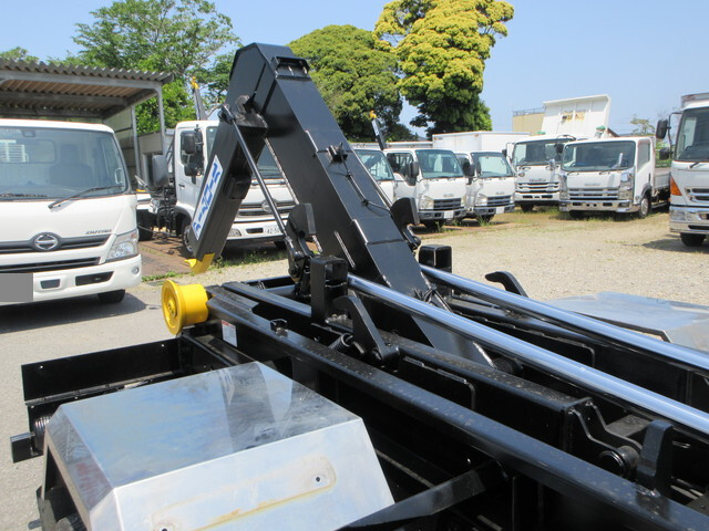 いすゞフォワードコンテナ専用車中型（4t）[写真21]