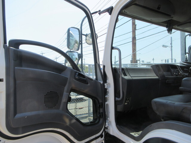いすゞフォワードコンテナ専用車中型（4t）[写真28]