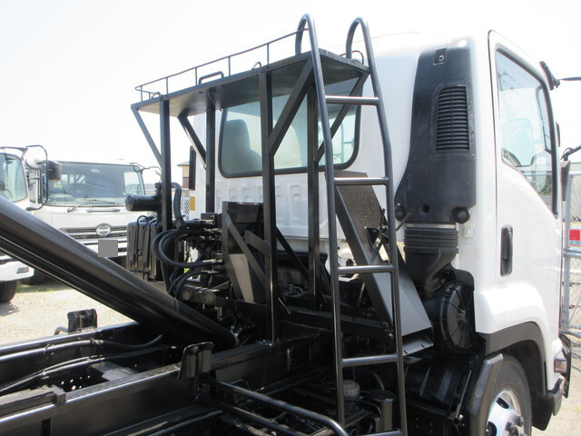 いすゞフォワードコンテナ専用車中型（4t）[写真08]
