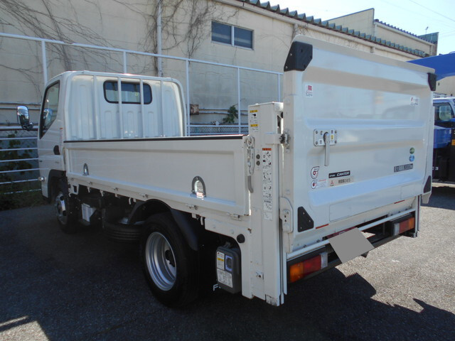三菱ふそうキャンター平ボディ小型（2t・3t）[写真02]