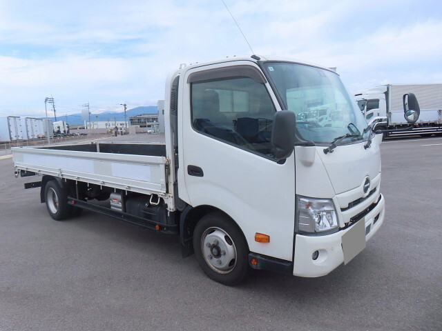 日野デュトロ平ボディ小型（2t・3t）[写真01]