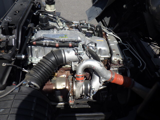 いすゞギガアルミウイング大型（10t）[写真06]