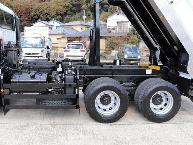 三菱ふそうスーパーグレートダンプ大型（10t）[写真12]