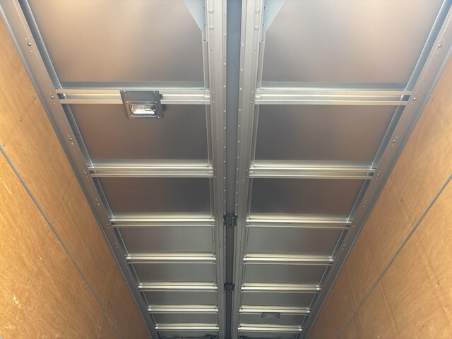 トヨタダイナアルミウイング小型（2t・3t）[写真16]