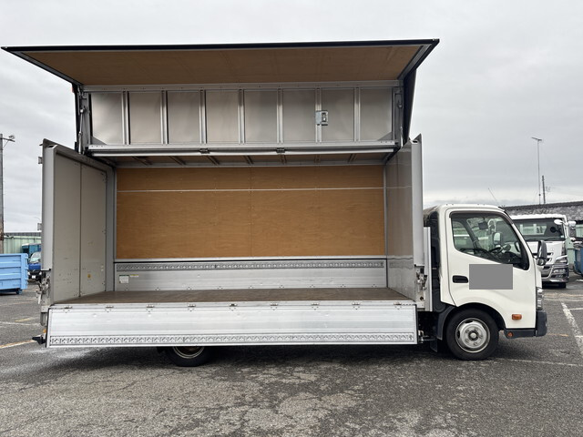トヨタダイナアルミウイング小型（2t・3t）[写真08]