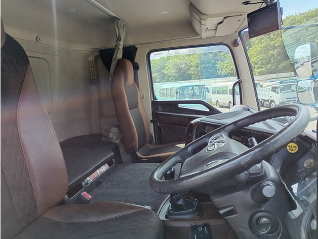 日野プロフィア冷凍車（冷蔵車）大型（10t）[写真21]