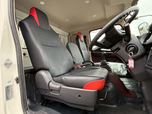 日野レンジャー平ボディ中型（4t）[写真29]