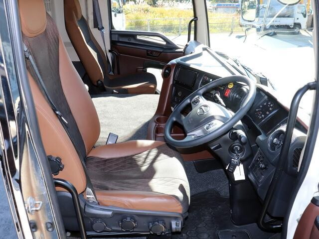日野プロフィアアルミウイング大型（10t）[写真18]