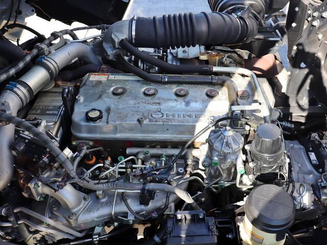 日野プロフィアアルミウイング大型（10t）[写真38]