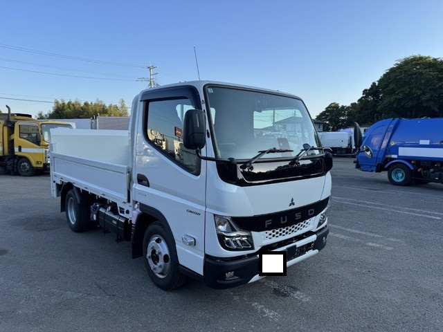 三菱ふそうキャンター平ボディ小型（2t・3t）[写真02]