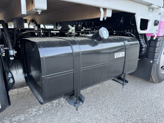 三菱ふそうキャンター平ボディ小型（2t・3t）[写真21]