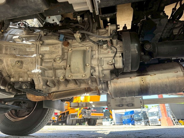 三菱ふそうキャンターアルミバン小型（2t・3t）[写真32]