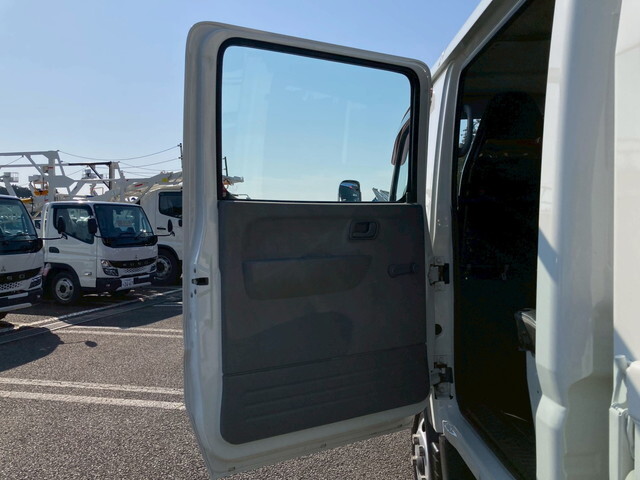 日産アトラスダブルキャブ（Wキャブ）小型（2t・3t）[写真28]