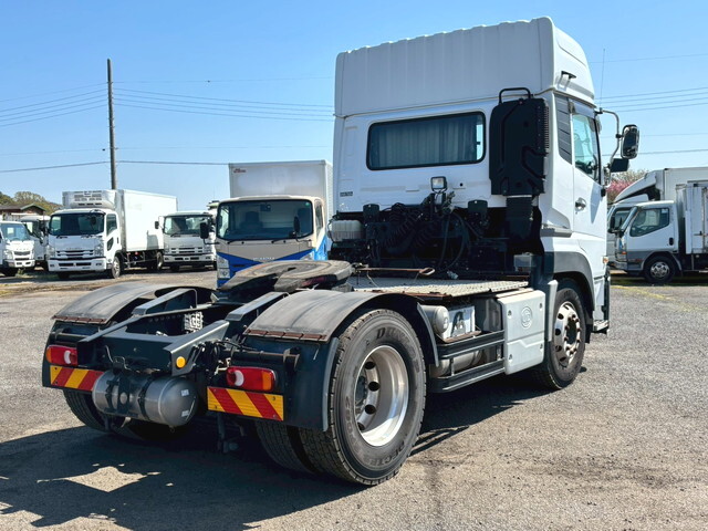 UDトラックスクオントレーラーヘッド（トラクターヘッド）大型（10t）[写真04]