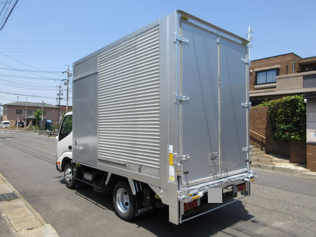 トヨタトヨエースアルミバン小型（2t・3t）[写真02]