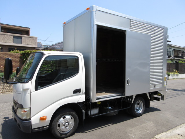 トヨタトヨエースアルミバン小型（2t・3t）[写真03]