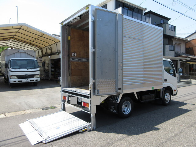 トヨタトヨエースアルミバン小型（2t・3t）[写真04]