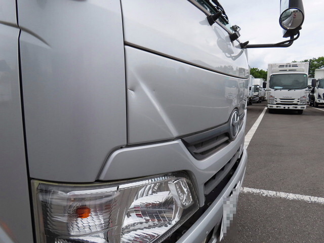 トヨタトヨエース平ボディ小型（2t・3t）[写真26]