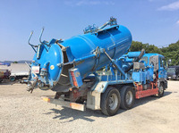 いすゞギガ汚泥吸引車大型（10t）[写真02]