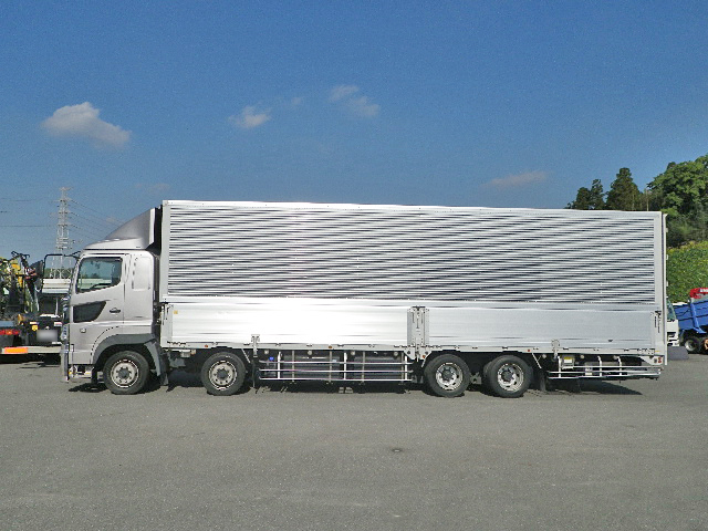 日野プロフィアアルミウイング大型（10t）[写真02]