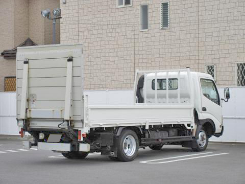 トヨタトヨエース平ボディ小型（2t・3t）[写真02]