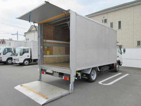 トヨタダイナアルミバン小型（2t・3t）[写真02]