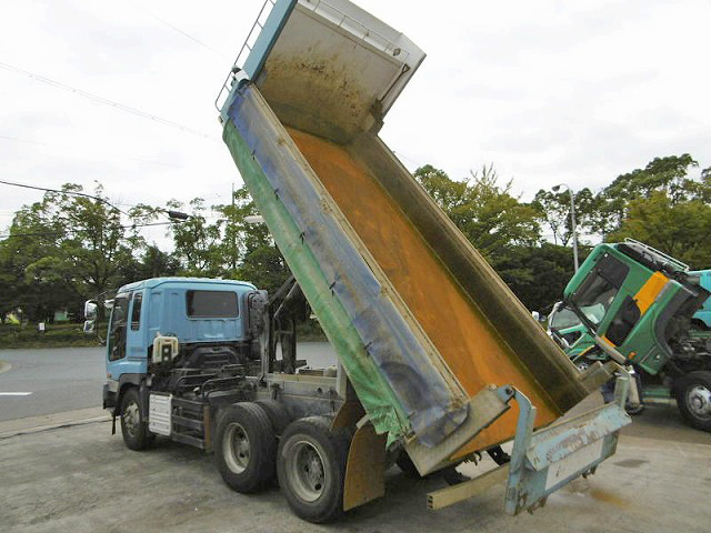 いすゞギガダンプ大型（10t）[写真02]
