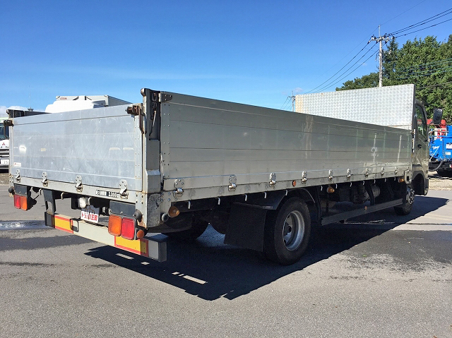 三菱ふそうファイターアルミブロック中型（4t）[写真02]